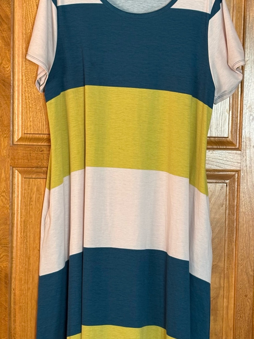 Lularoe Jessie dress 3X
Big bold stripes